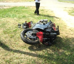 Разбитый мотоцикл