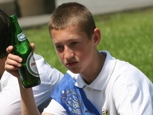 Подросток с пивом